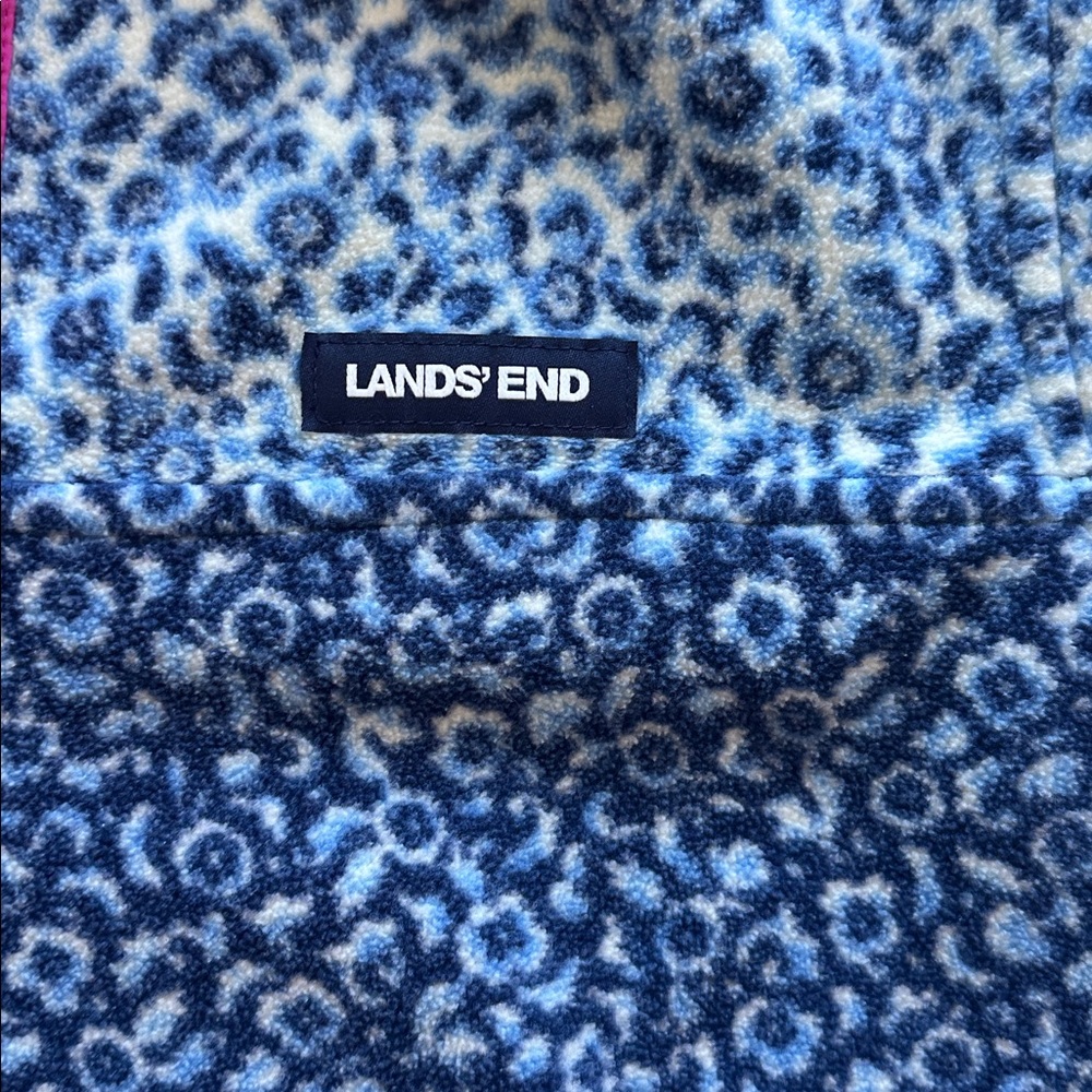 Lands’ End Heritage snap fleece pullover in navy floral pattern - Picture 2 of 4